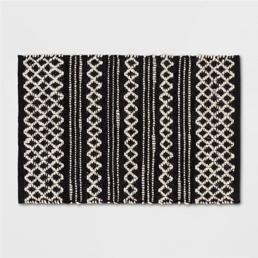 THRESHOLD NWT handloom mixed fibre rug black/white -2x3